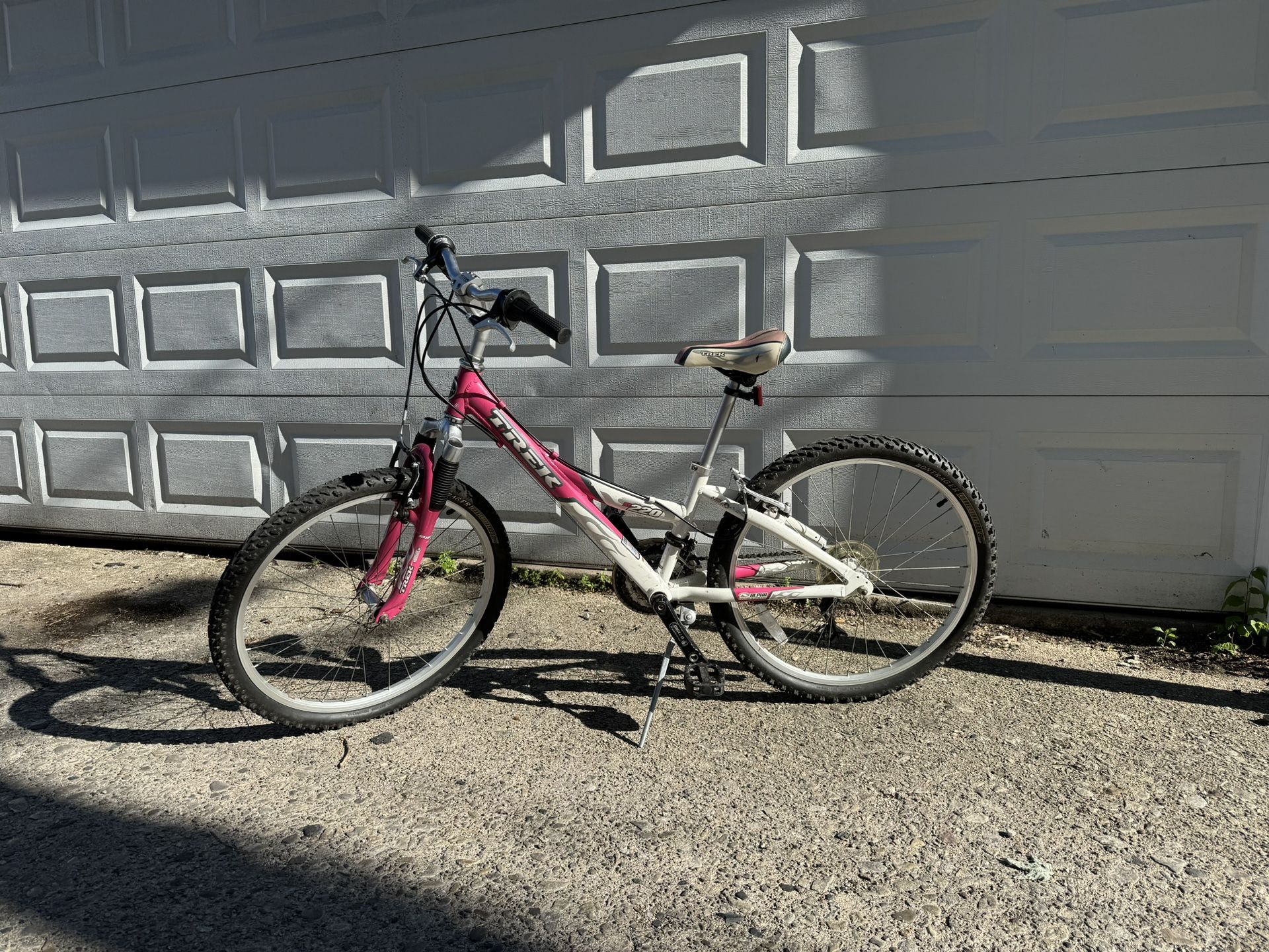 Trek MT 220 mountain Bike Kids 24 Imch