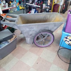 Rubbermaid utility cart