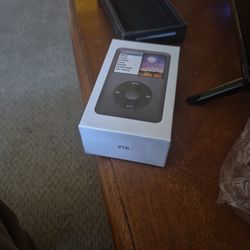 ipod Classic, 2 Terabytes, Modded, 7th Generation 