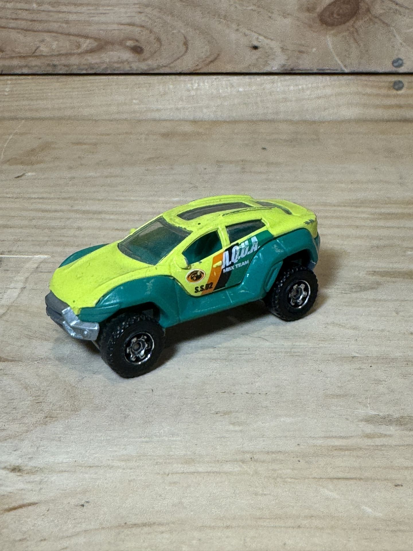 2013 Mattel Matchbox Turn Tamer Aqua MBX Team A.Q.U.A. Green Yellow Toy Car