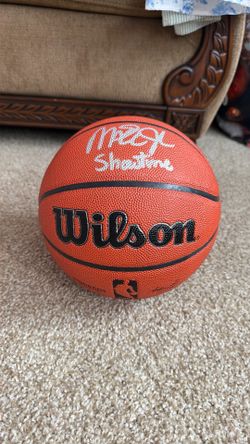 Signed magic johnson basketball W. COA sticker