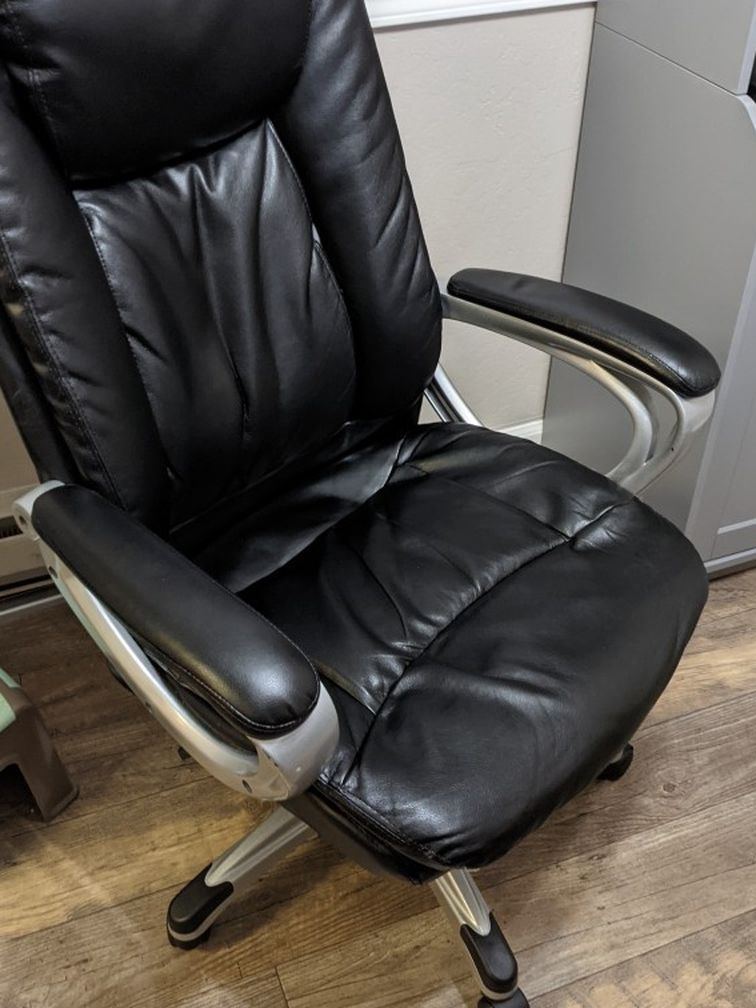 Comfortable Executive Office Chair