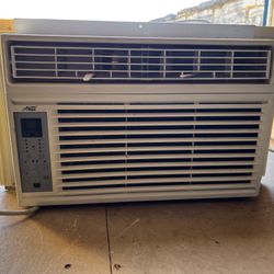 Arctic Air King Window Air Conditioner