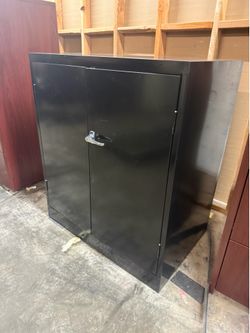 Heavy duty steel storage cabinet