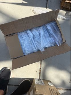 White spoons  medium weight 1000 count