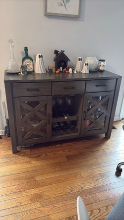 Wine cabinet