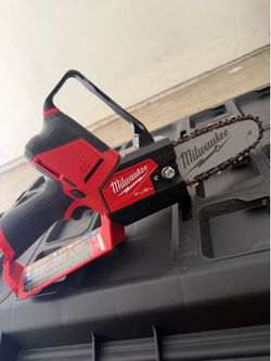 Milwaukee m12 chainsaw