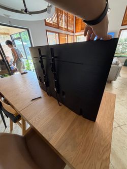 43” Samsung TV with wall mount