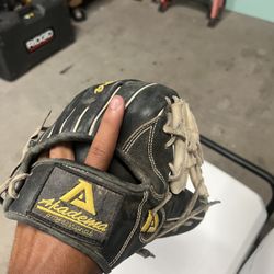 Akadema baseball glove