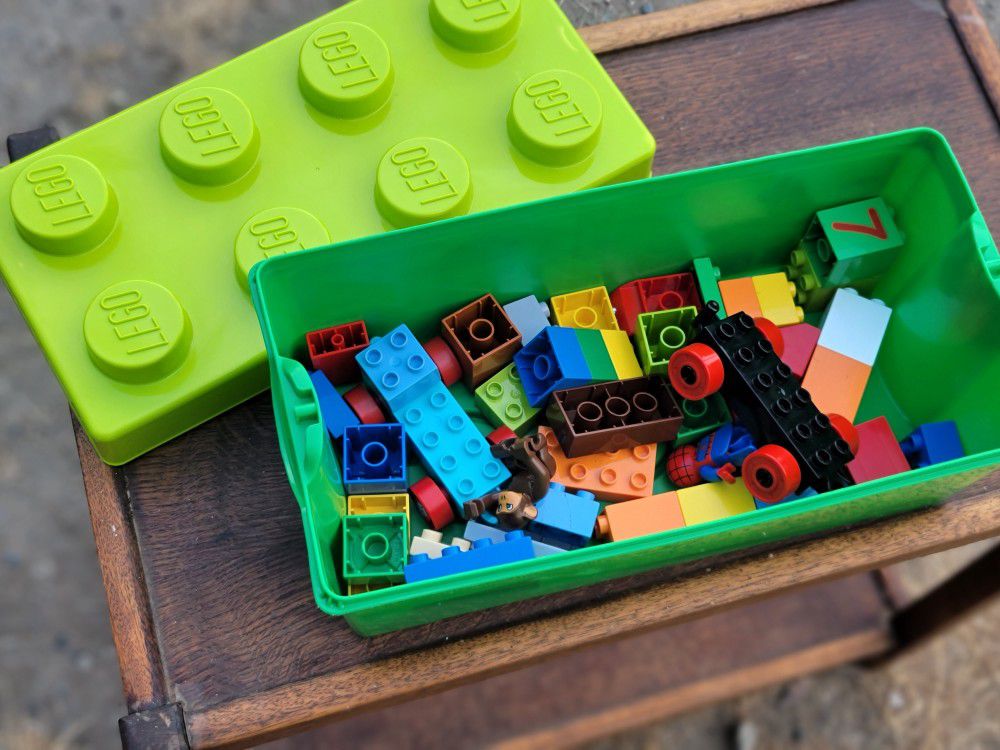 Box Of Misc Duplo Legos 