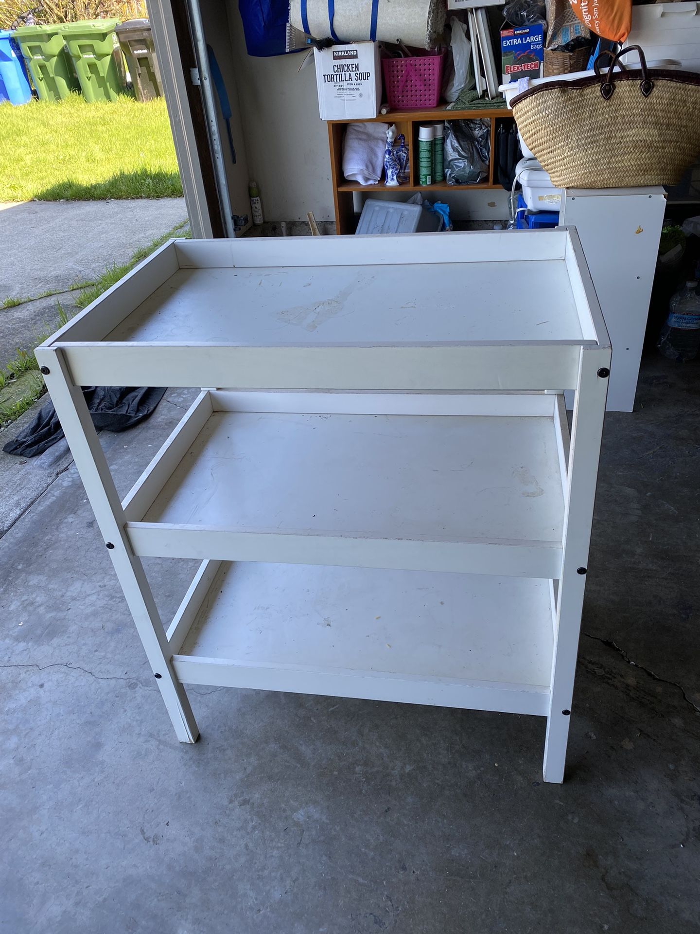 CHANGING TABLE