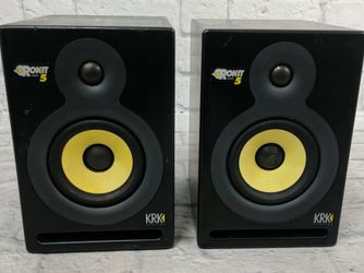 KRK Rokit G1 speakers and Mackie Big Knob volume controller