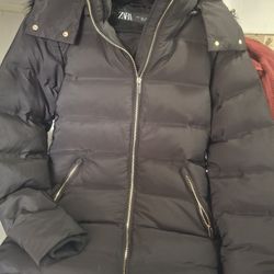Size S MARCA ZARA  MUI BUENAS CONDISIONES 