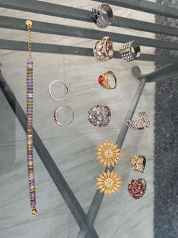 Rings  ,  Looks like New  ,  all  For