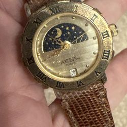 Nice Moon Watch Burberry Band Needs Battery