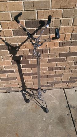 .. Old School Pearl snare drum stand with extension