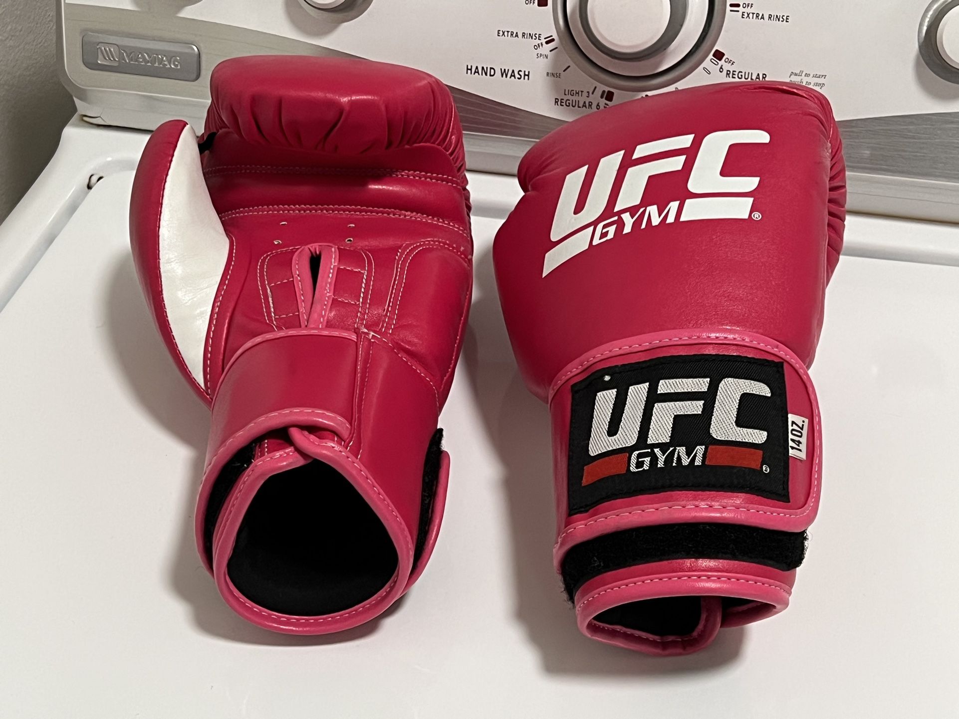 UFC 14oz Boxing Gloves 