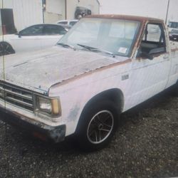 FOR PARTS 1987 CHEVY S10 2.8 4CYL ENGINE RWD 2X4 MANUAL TRANS 