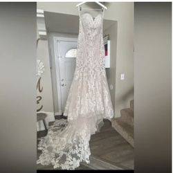 Never Worn Wedding Dress