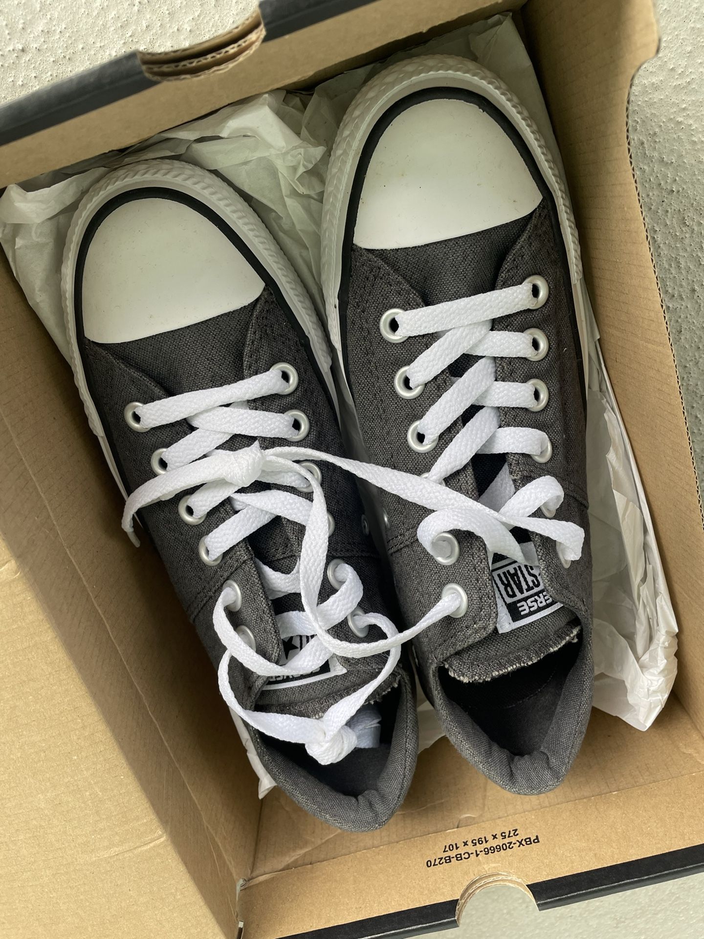 Brandnew In Box Converse Shoes Size 6 O