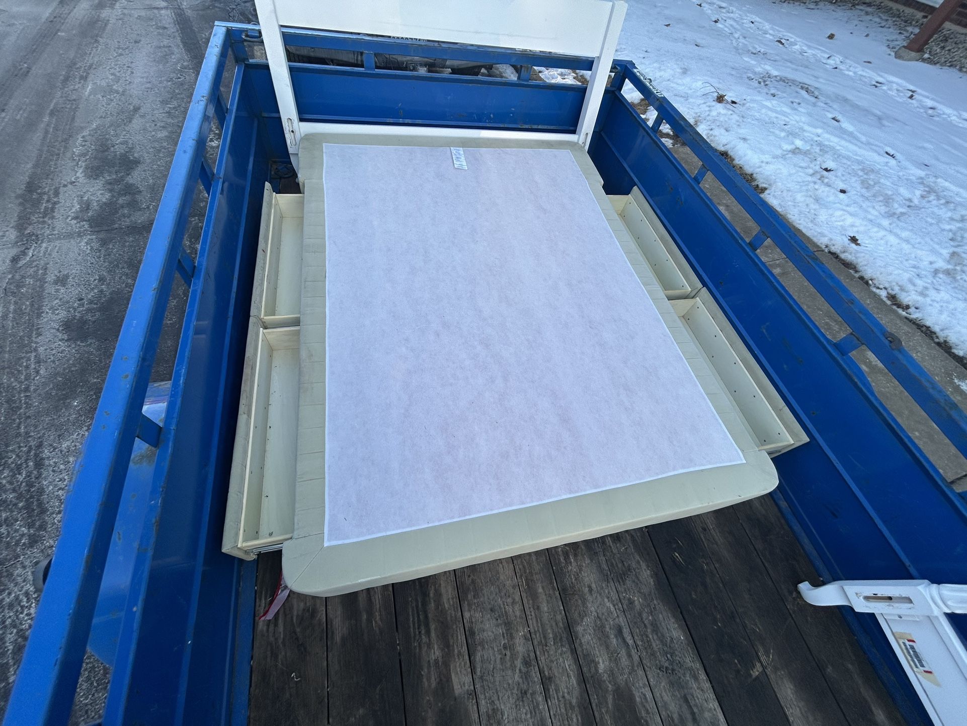 Solid queen bed base with 4 large storage drawers heavy duty lots of under bed storage