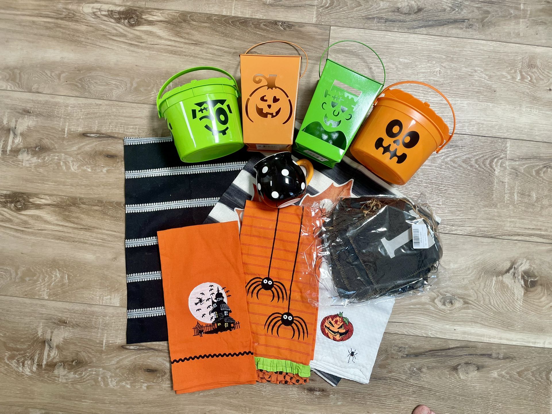Halloween Decorations Lot