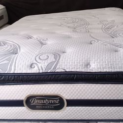 Full Size Mattress (Colchón Full Size)