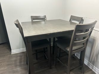 Dinning table used