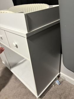 baby changing table