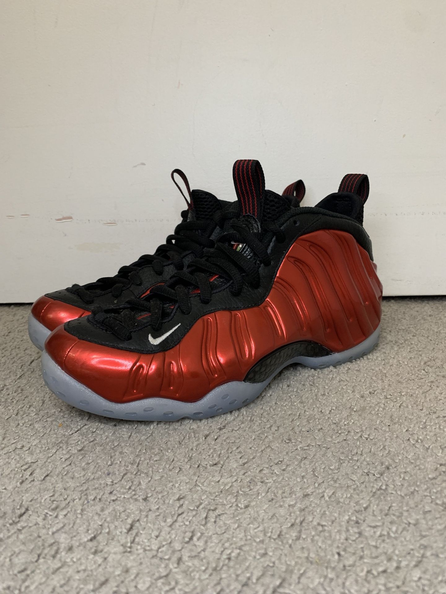 VNDS NIKE FOAMPOSITE METALLIC RED SIZE 7.5