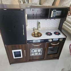 Play Kitchen 