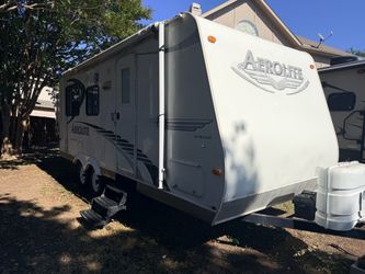 2010 Aerolite 24ft  Sleeps 6  Rear Slide MUST SELL
