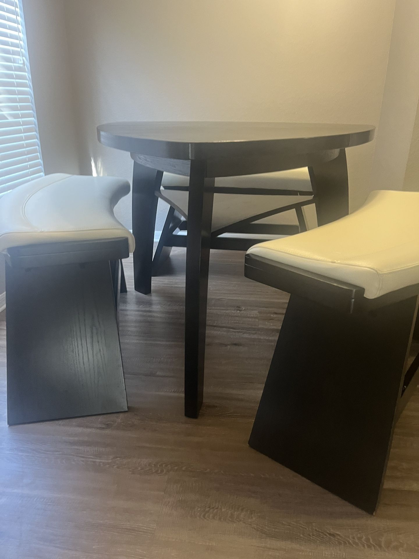 Table And Chairs 