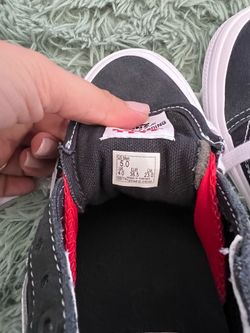 Boys Puma high tops. Size 5C in big kids sizes