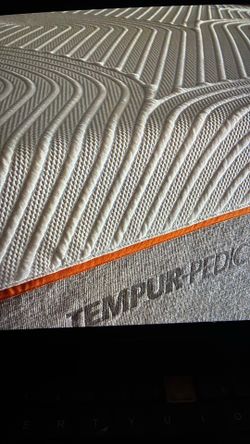 Brand new memory foam king size mattress