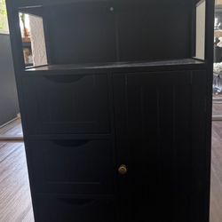 Bathroom storage cabinet
