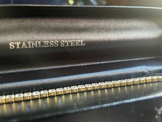 New Stainless gold tone cz tennis bracelet, 7.75 inch.