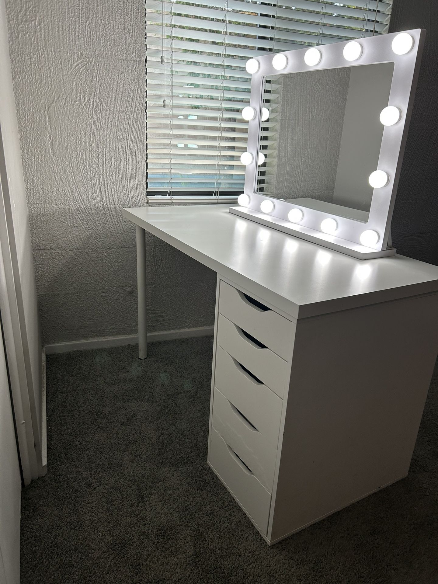 Vanity With Adjustable Lighting