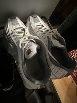 NIKE SHOX SIZE 11