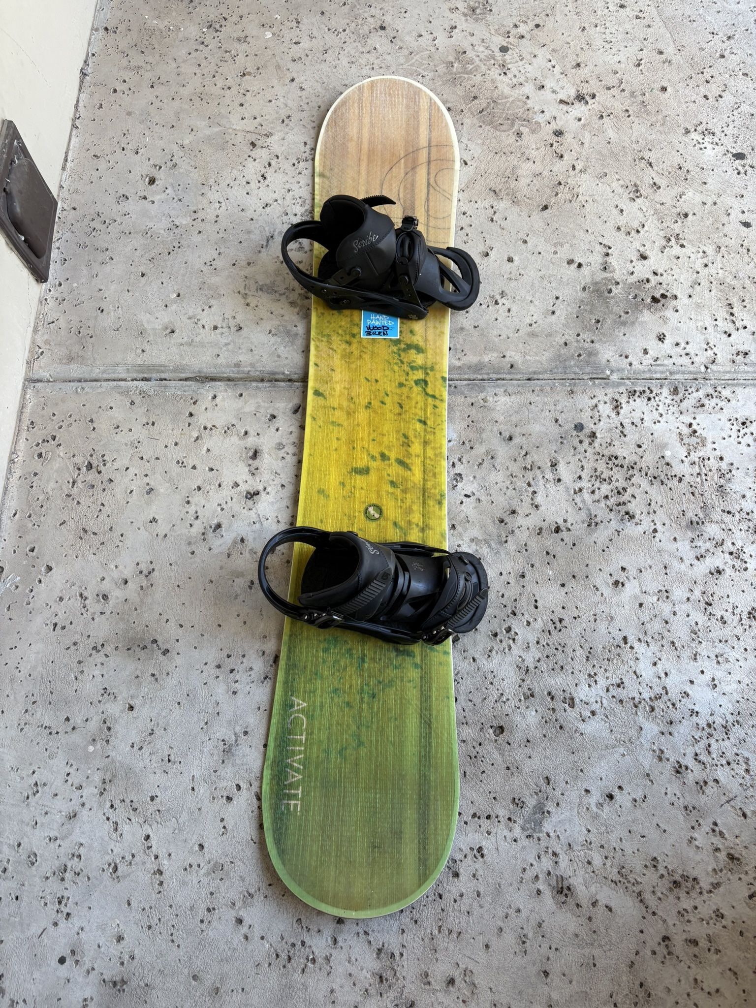 (New) Signal 147CM Woman’s Snowboard Includes Burton Bindings