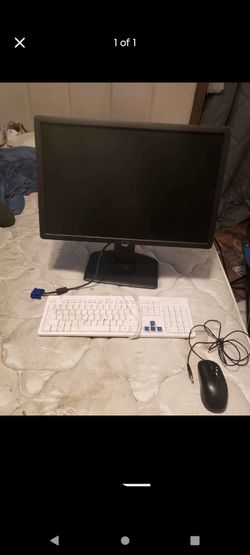 Selling Monitor And Keyboard For 50$