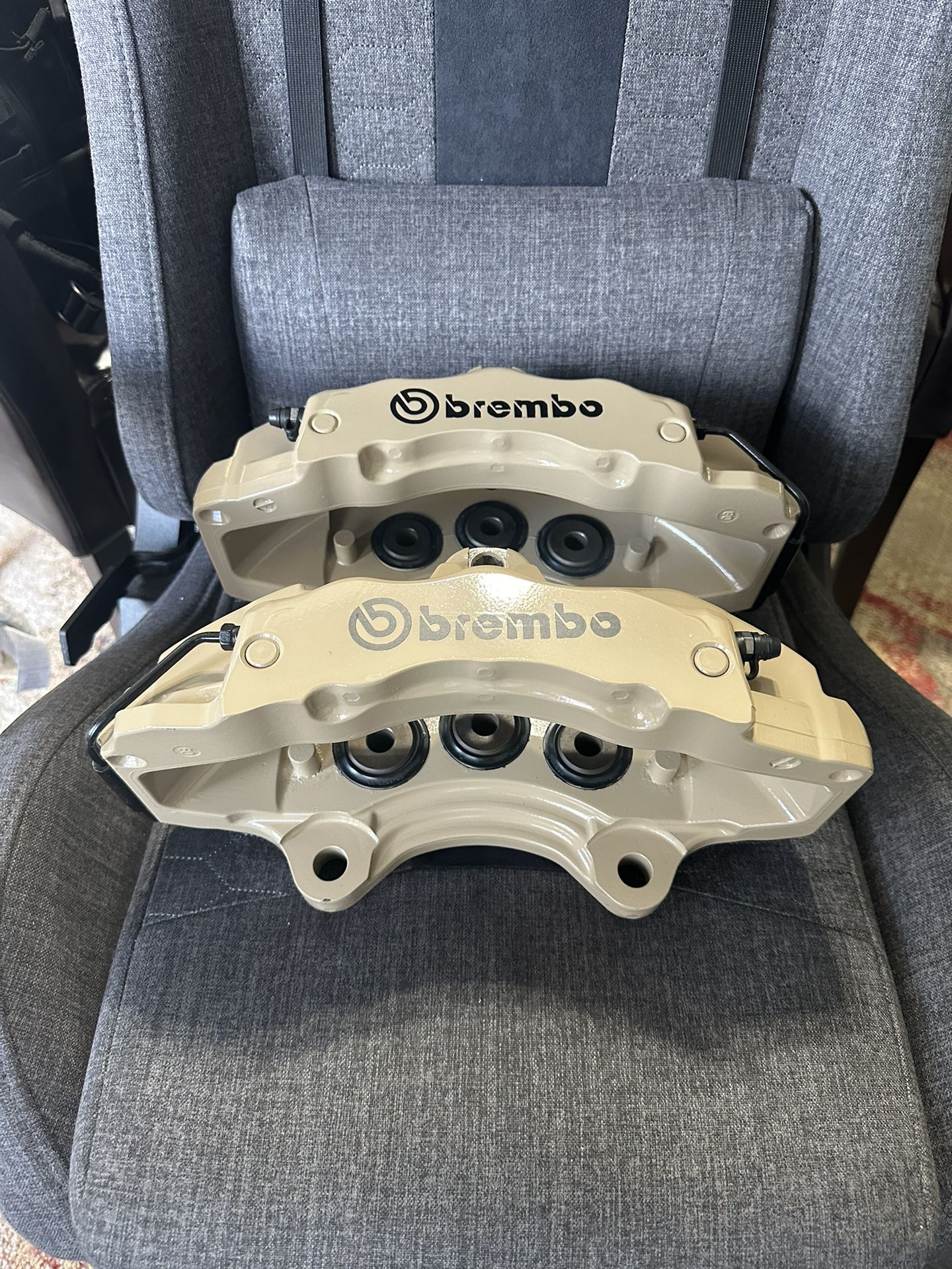 04-10 Porsche Cayenne Front Brembo Brake Calipers 17ZL  Six Piston OEM