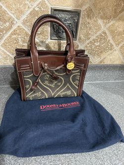 Dooney & Bourke Purse
