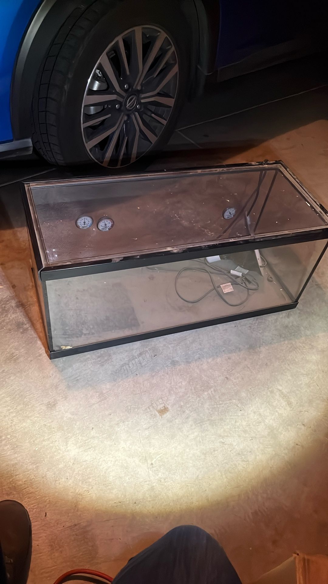 Reptile Cage With Heater And Light And Temperature Gauges