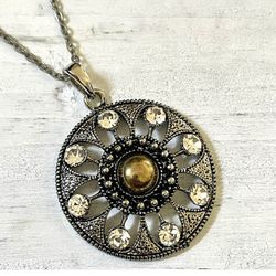 Rhinestone Disc Pendant Necklace 