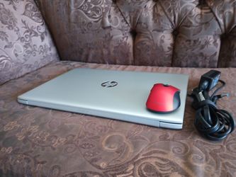Laptop HP-17 ProBook 470 G5-CORE i3-Nvidia GeForce 930mx-12gb ram-256gb HD SSD solid.