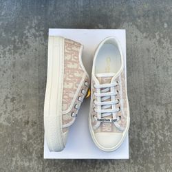 Walkn’Dior (Size 6, 7, 8, 9)
