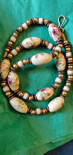 Shabby chic necklace