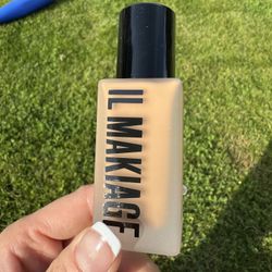 Unopened ILMAKIAGE foundation 