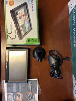 Garmin nüvi 52LM GPS Navigator w/ Lifetime Maps, Mount & Charger